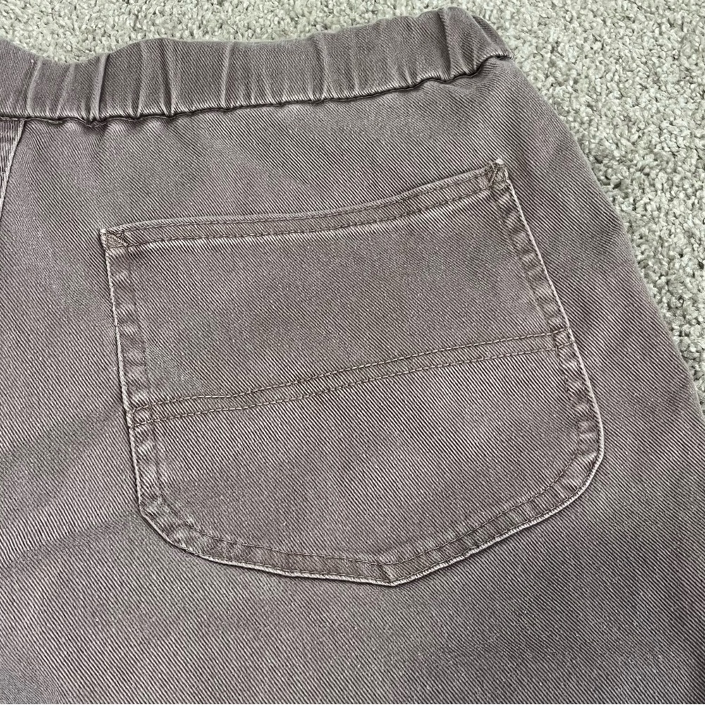 Lee size 14 medium women’s mauve purple shorts w/elastic waistband - Picture 9 of 9